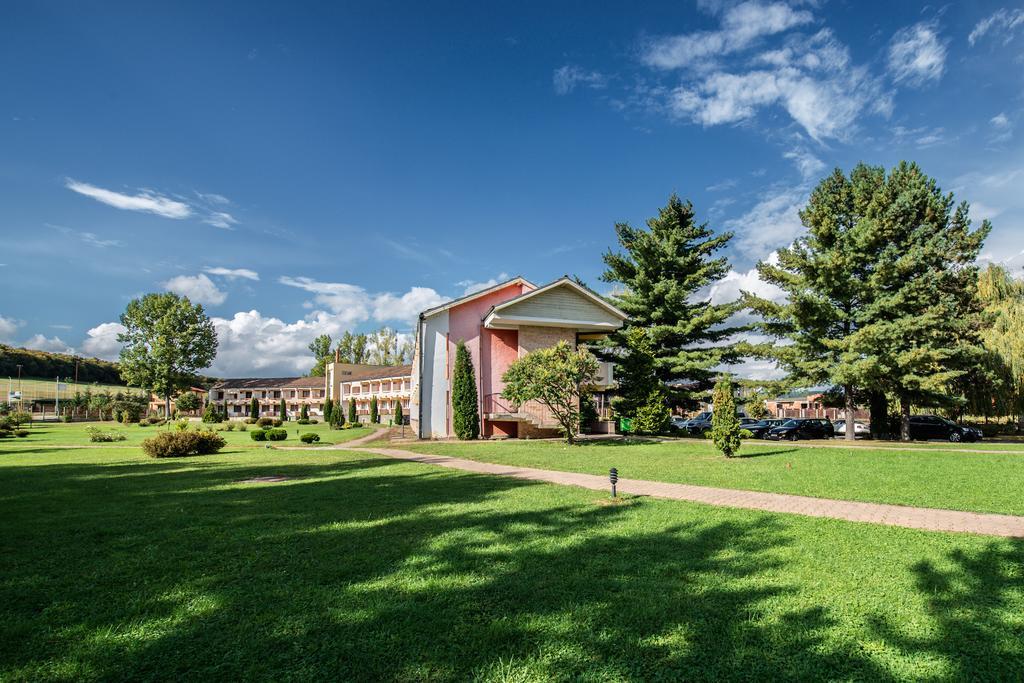 Motel Gilău Eksteriør billede